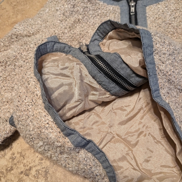 Cute Fleece Like Jacket - Picture 3 of 5